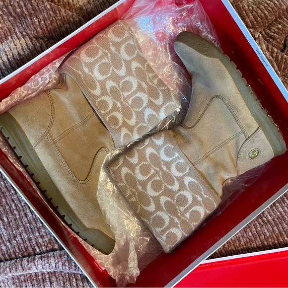 Coach Tatum suede boots with box. Size 7. - Picture 6 of 10